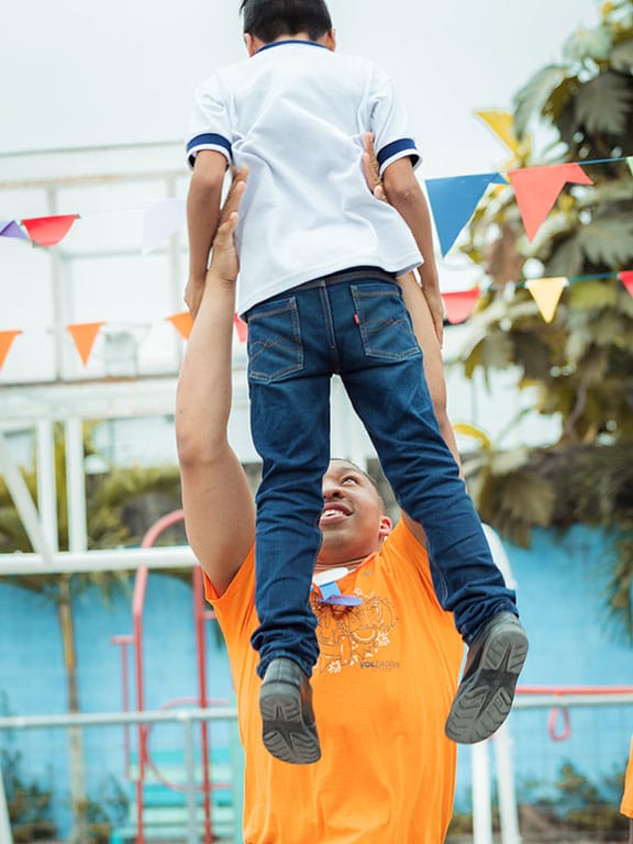 Grant Williams in Ecuador during a VOLeaders Academy trip